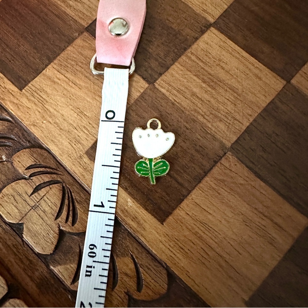 🔴 5 for $10 ONE Flower Charm Pendant for Jewelry Making - Picture 2 of 9